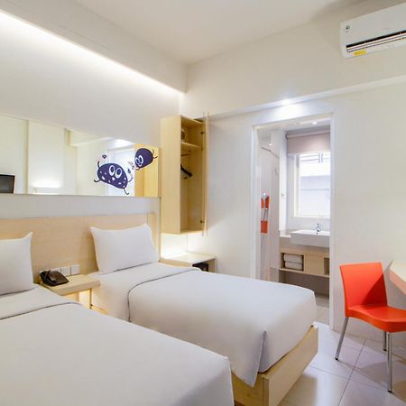 Cleo Hotel Tunjungan Σουραμπάγια Εξωτερικό φωτογραφία