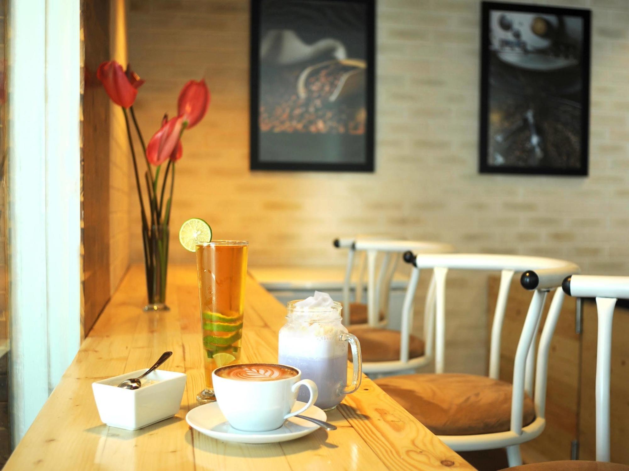 Cleo Hotel Tunjungan Σουραμπάγια Εξωτερικό φωτογραφία