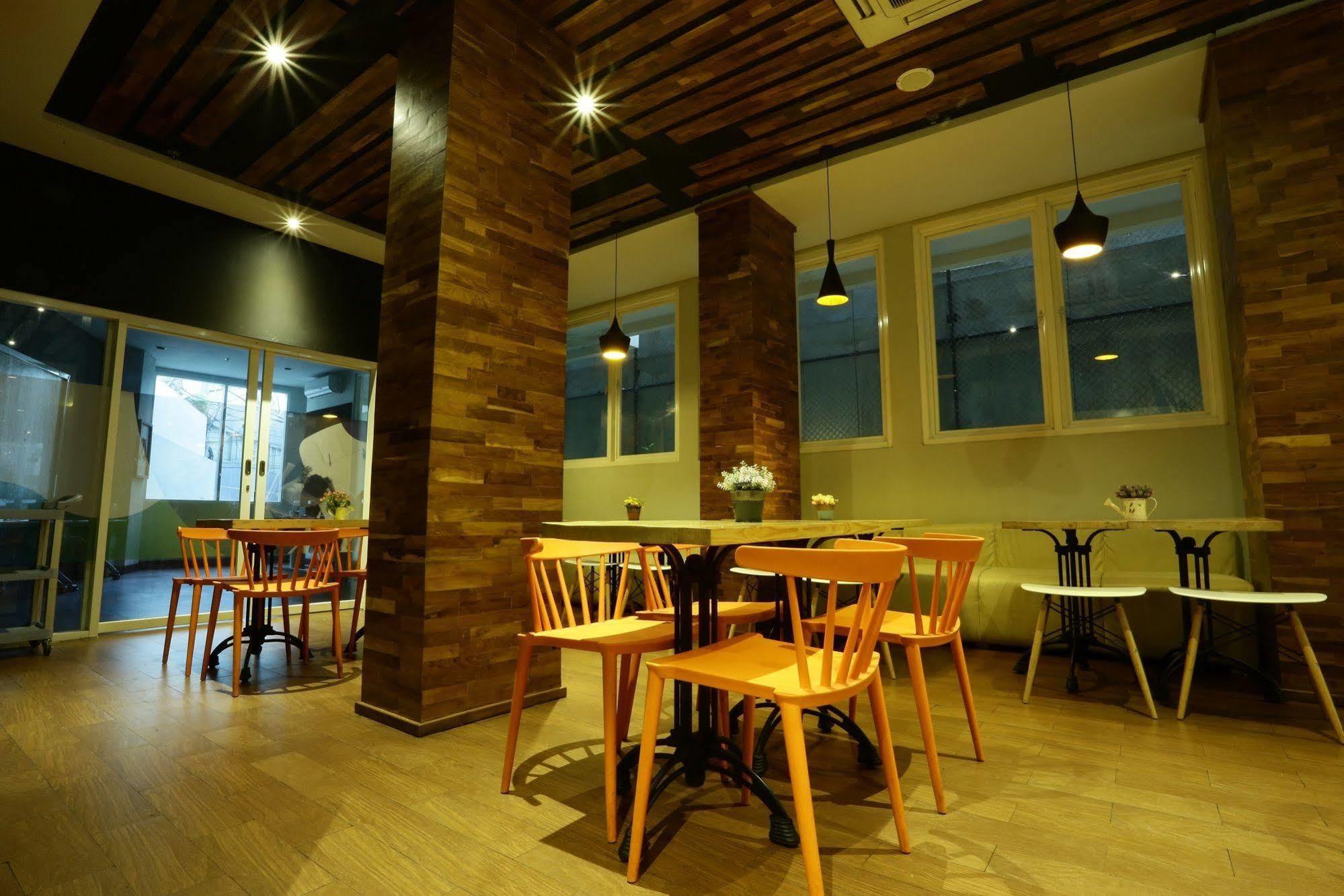 Cleo Hotel Tunjungan Σουραμπάγια Εξωτερικό φωτογραφία