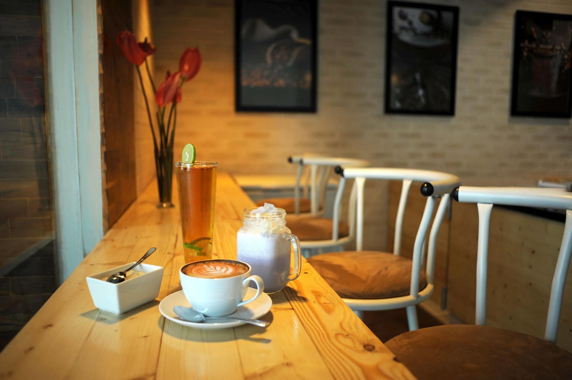 Cleo Hotel Tunjungan Σουραμπάγια Εξωτερικό φωτογραφία
